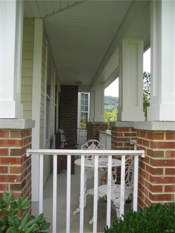 2453 Napa Dr, Easton, PA 18040 - photo 4