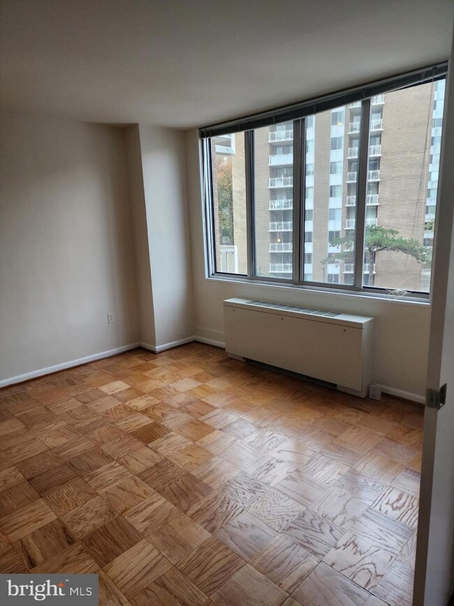 Van Ness East unit 937, Washington, DC 20008 - photo 7