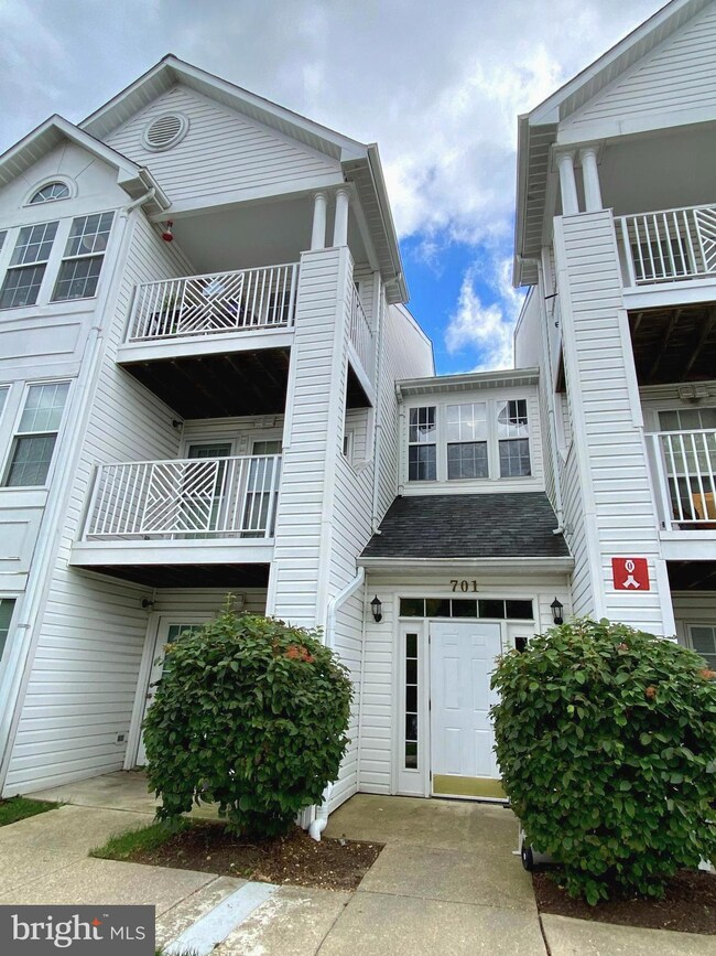 701 Harvest Run Dr, Odenton, MD 21113 - photo 2