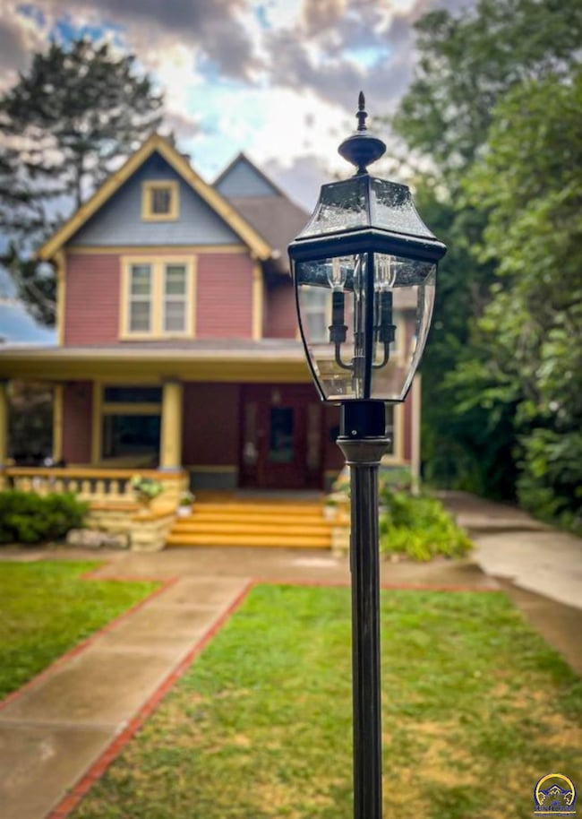 411 SW Woodlawn Ave, Topeka, KS 66606 - photo 5