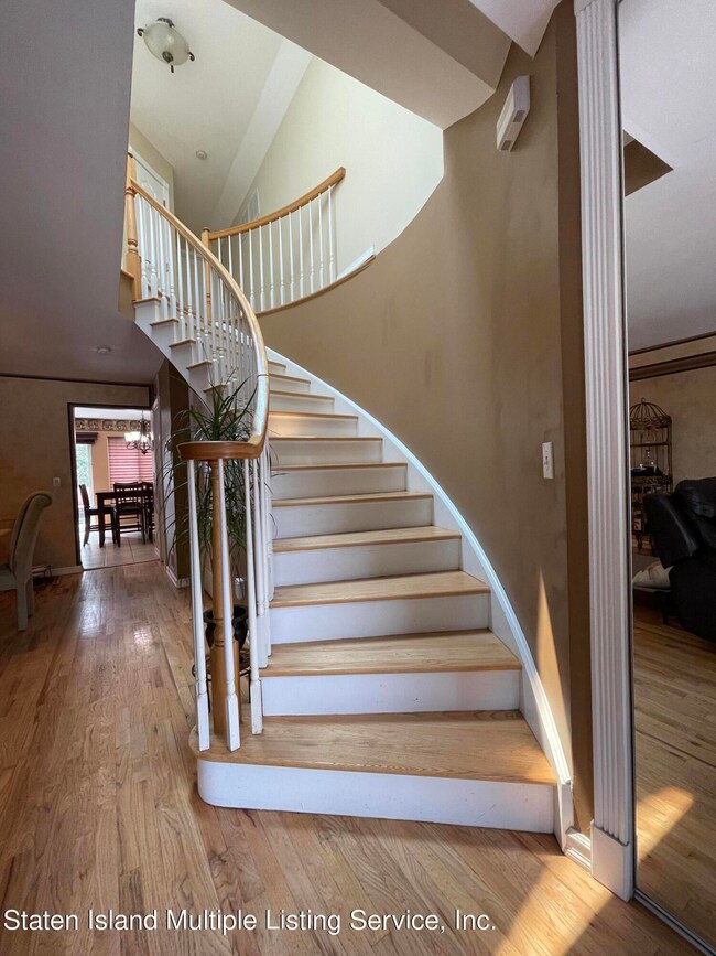 112 Herrick Ave, Staten Island, NY 10309 - photo 6