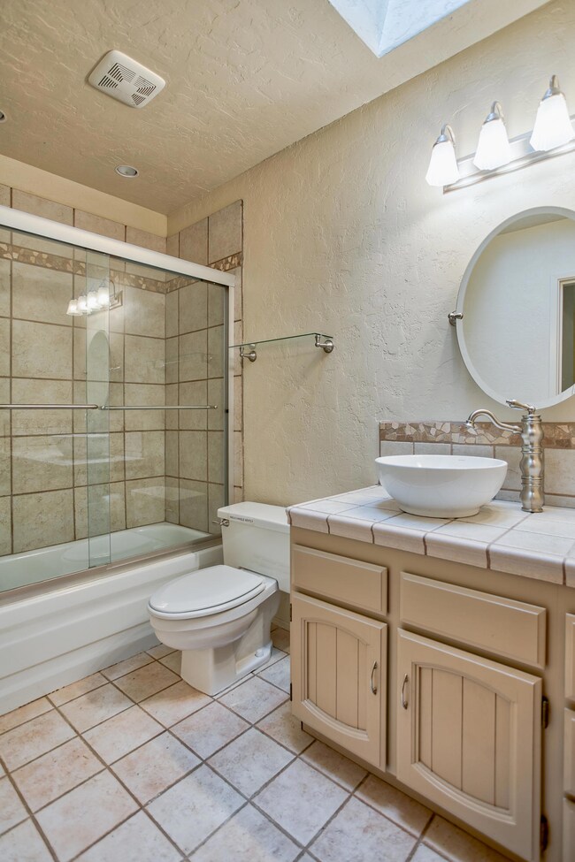 1273 Hawthorne Ave, Redding, CA 96002 - photo 7