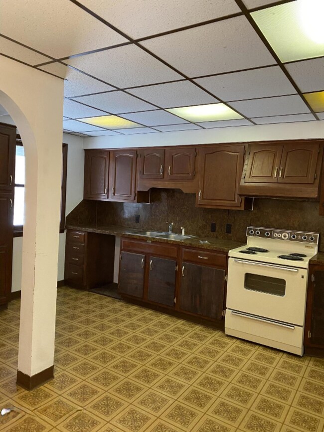 512 Church St, Wayland, MI 49348 - photo 6