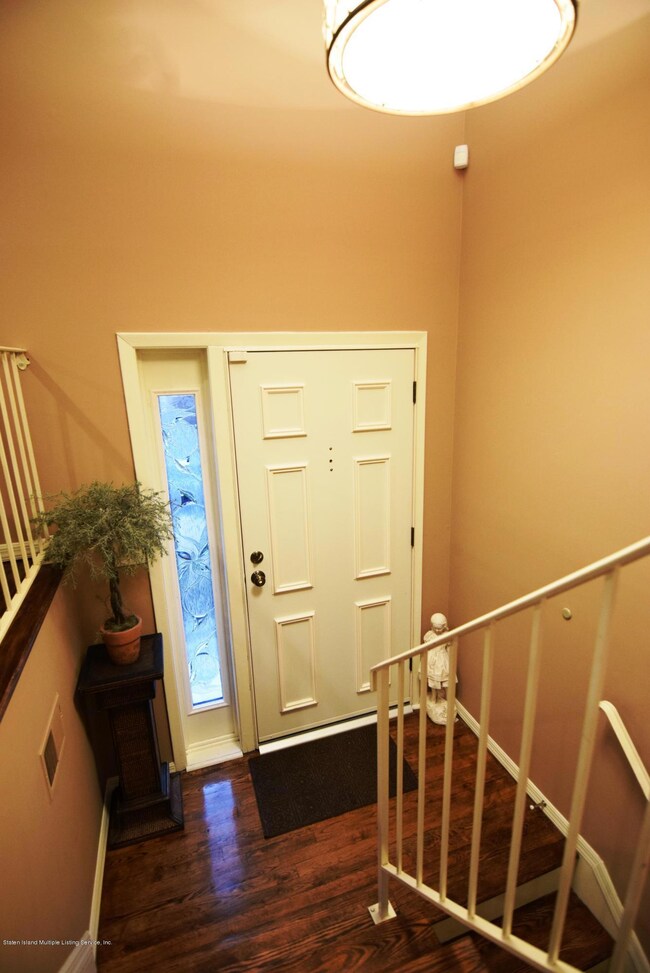 (2) Entry FOyer