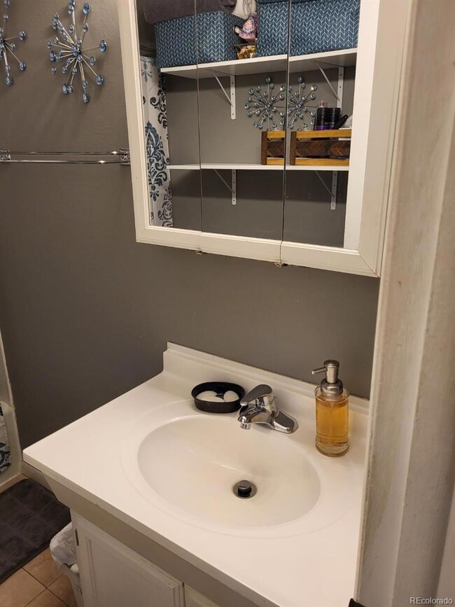 NICE SIZE BATHROOMS