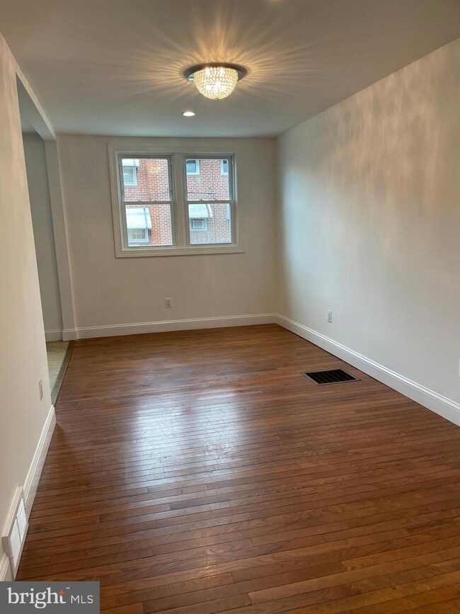 24 Winthrop Rd, Darby, PA 19023 - photo 5