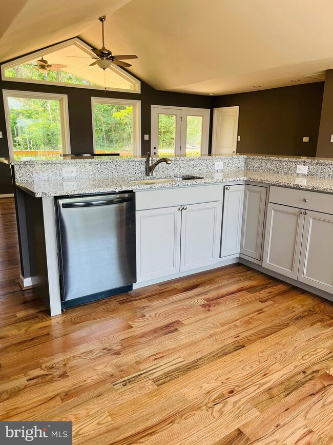 75 Marian Ln, Bentonville, VA 22610 - photo 7