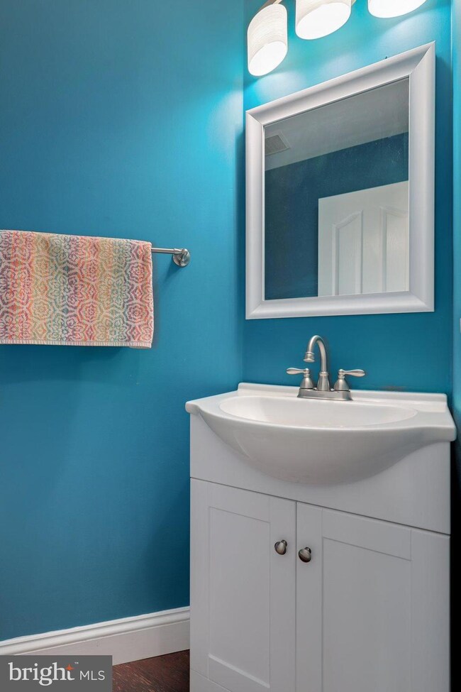 1518 Mckinan Ct, Severn, MD 21144 - photo 5