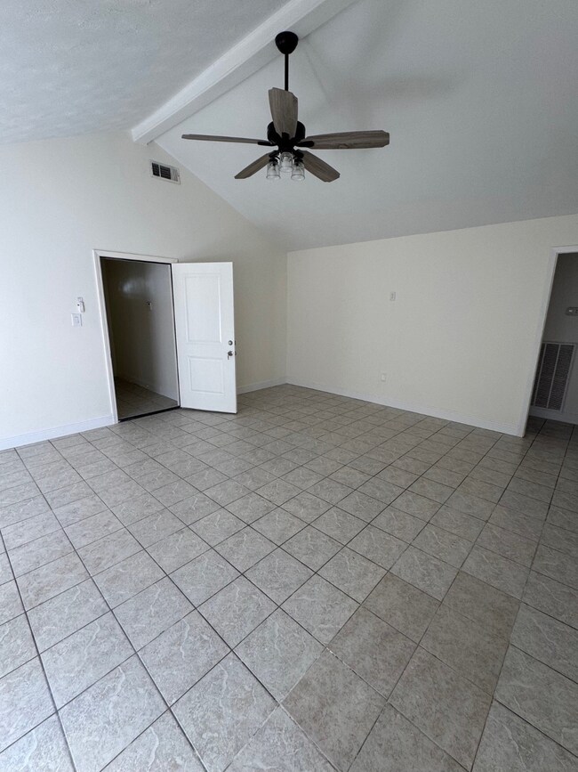 10134 Kirkglen Dr unit 2, Houston, TX 77089 - photo 4
