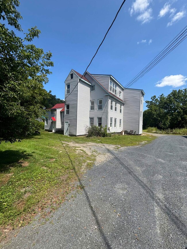 51 Depot St unit 1, Proctorsville, VT 05153 - photo 5