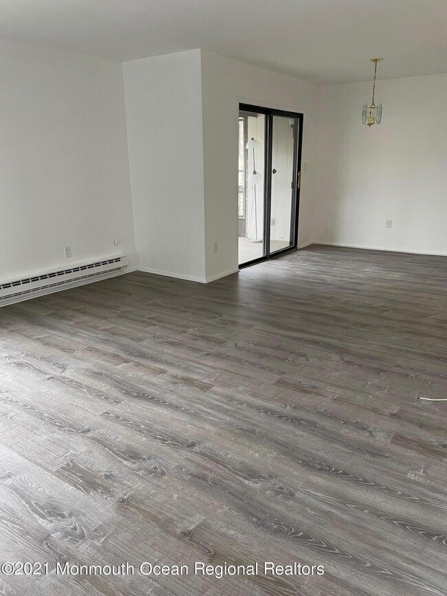 82 Amberly Dr, Manalapan, NJ 07726 - photo 2