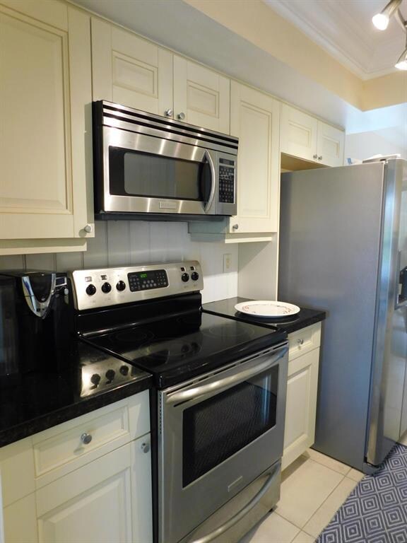 11311 Pond View Dr unit C204, Wellington, FL 33414 - photo 7