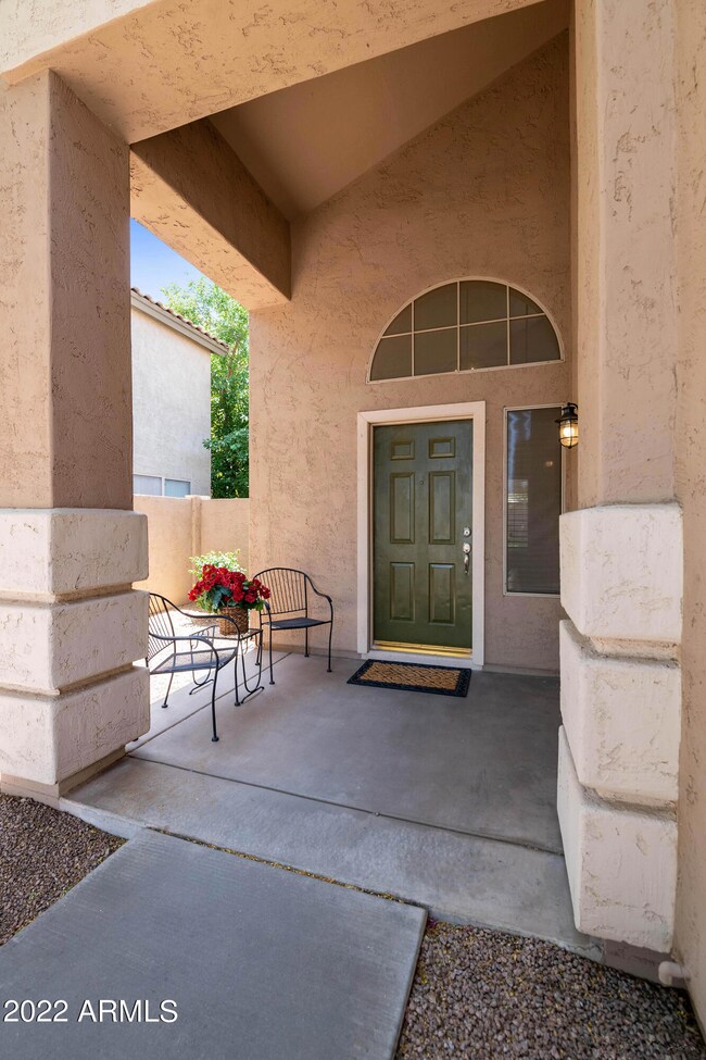 Entry way to Front Door