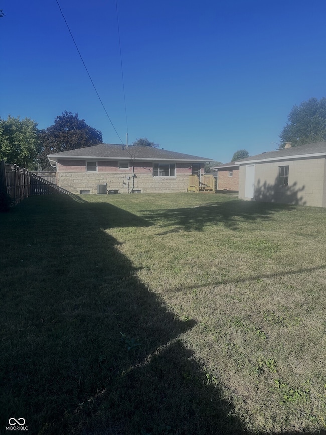 5555 Maplewood Dr, Indianapolis, IN 46224 - photo 3