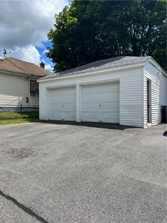 35 Manila Ave, Woonsocket, RI 02895 - photo 3