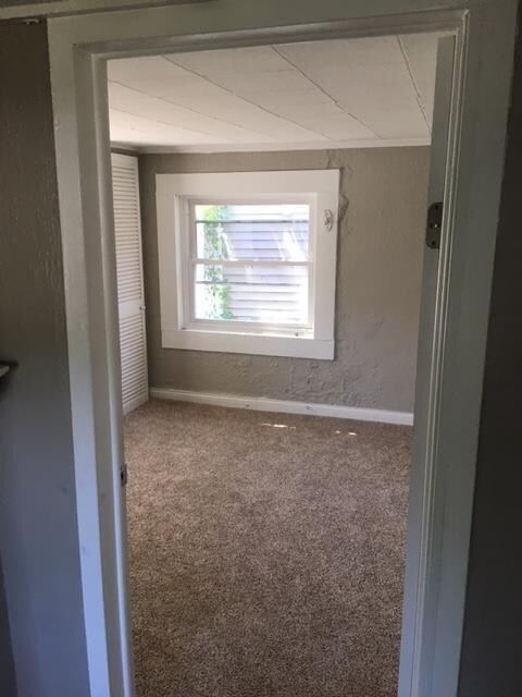 1124 Bundy St, Des Moines, IA 50315 - photo 5