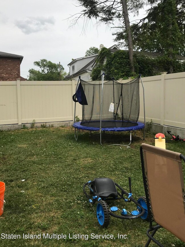 67 Bradley Ave, Staten Island, NY 10314 - photo 7