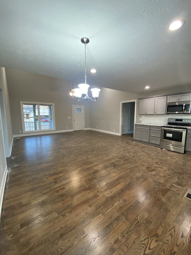 201 Graham Way, Shelbyville, TN 37160 - photo 5