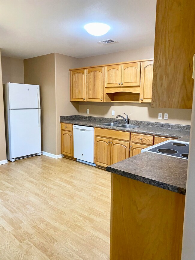 215 Broken Bow Trail, Crawfordville, FL 32327 - photo 5