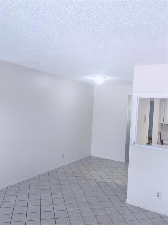 215 Windsor J, West Palm Beach, FL 33417 - photo 3