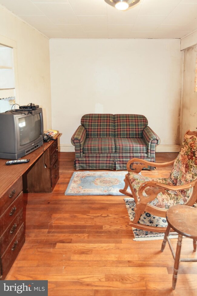 10386 Cavey Ln, Woodstock, MD 21163 - photo 6