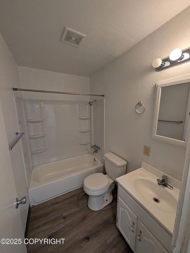 PXL_20250805_205437700