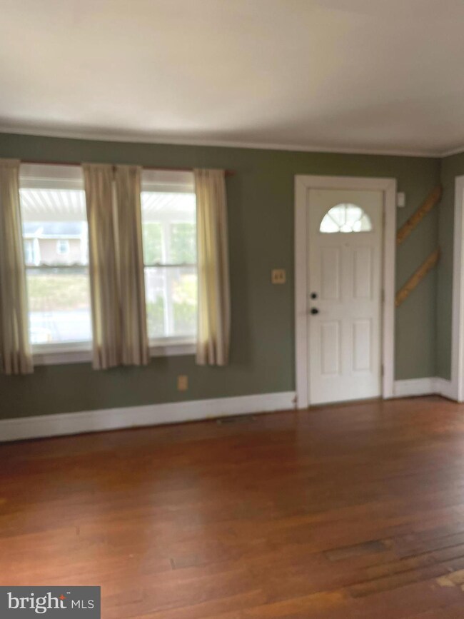 6816 Old Solomons Island Rd, Friendship, MD 20758 - photo 4