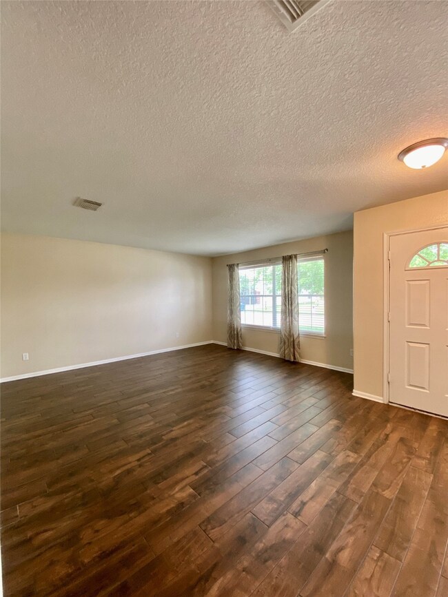 10307 Ince Ln, Houston, TX 77040 - photo 3