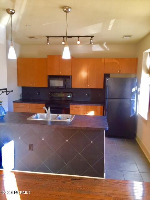 713 Kitchen close up