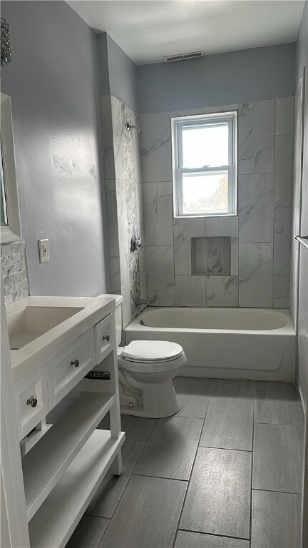 14 Sabra St, Cranston, RI 02910 - photo 5