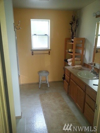 8020 Wayne Ave, Stanwood, WA 98292 - photo 2