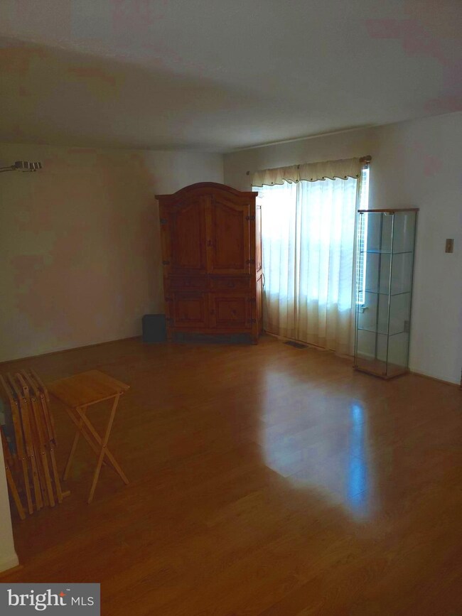 7302 Seawood Ct, Clinton, MD 20735 - photo 6