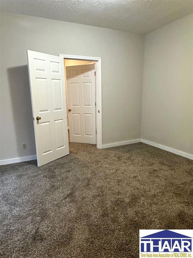 2216 N 15th St, Terre Haute, IN 47804 - photo 4