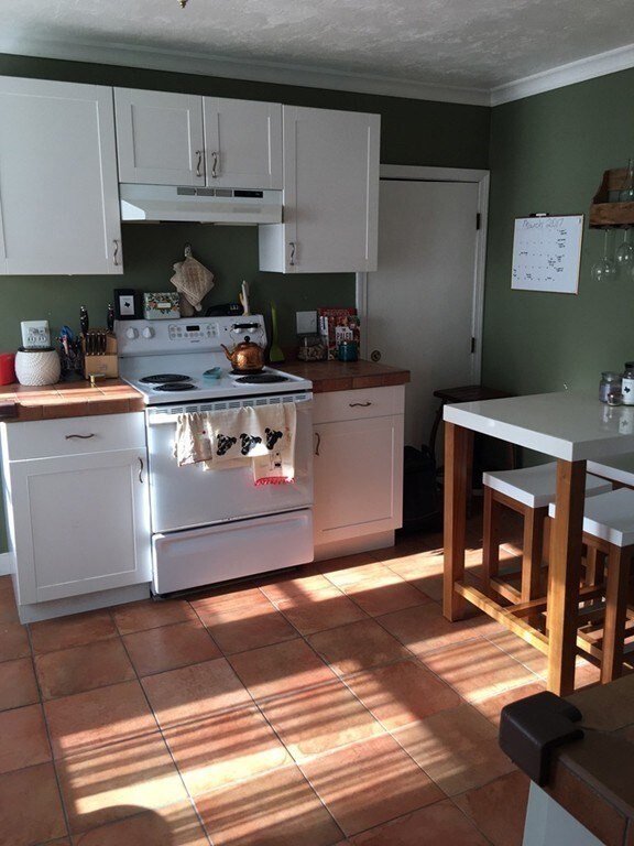 8 Williams Ct unit 2, Somerville, MA 02143 - photo 4