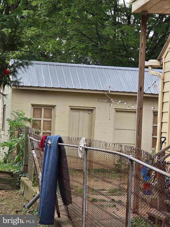 512 W Walnut St, Lancaster, PA 17603 - photo 3