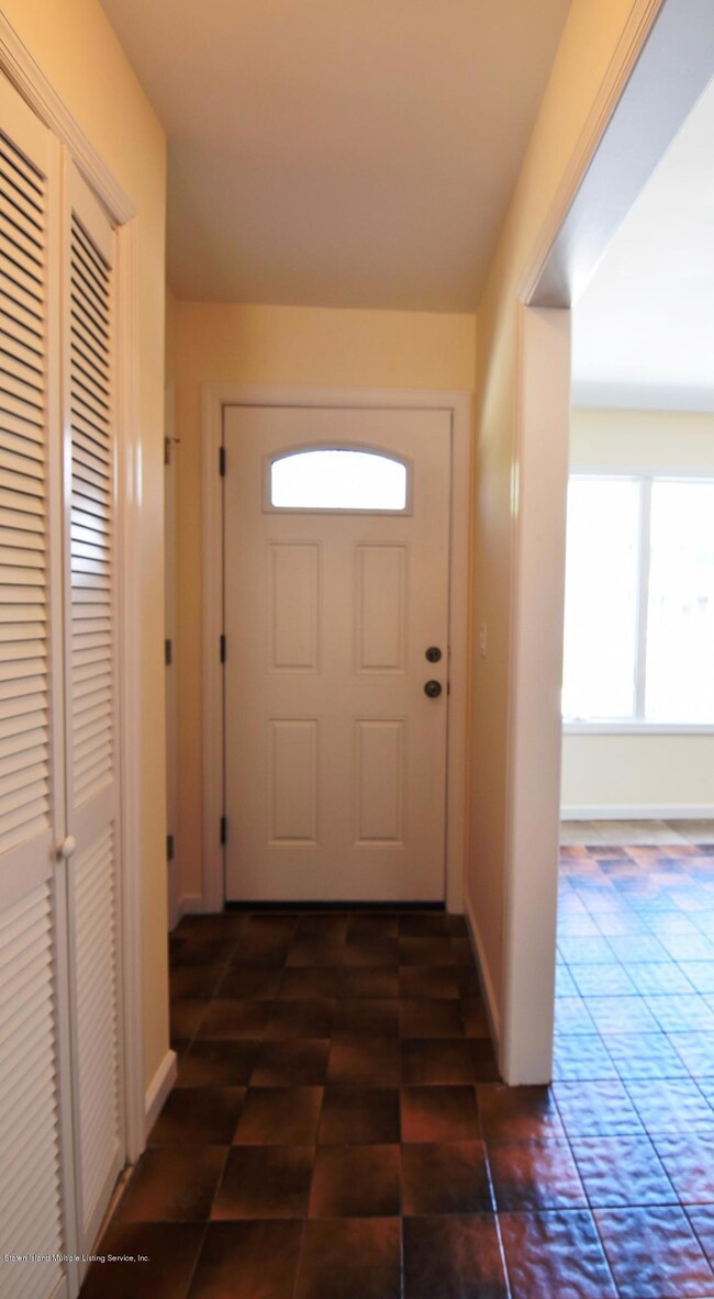 (2) Entry Foyer