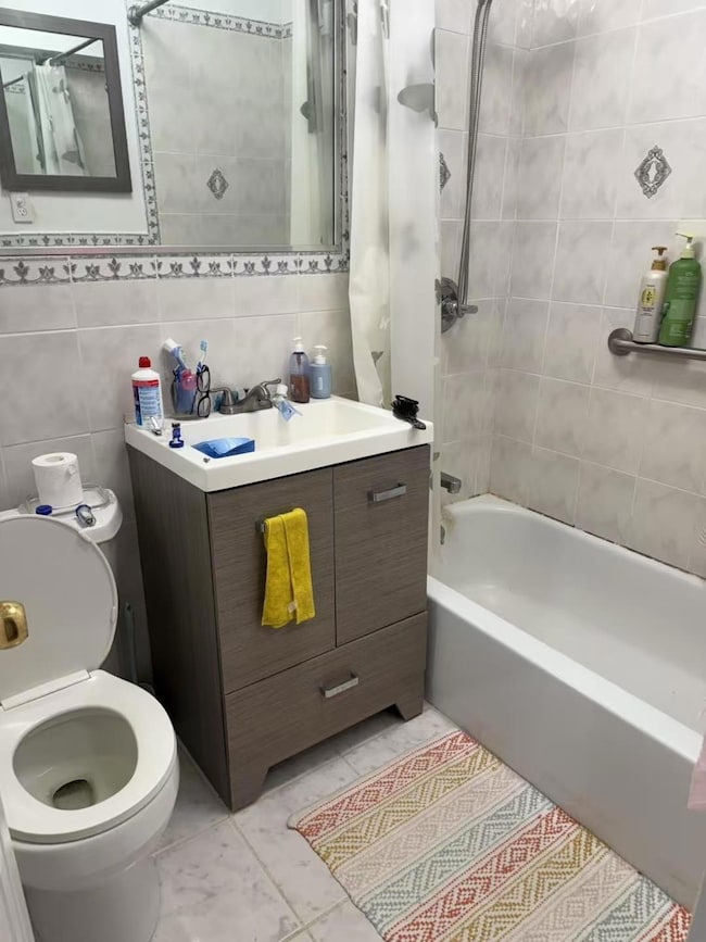 Wendy Building unit 5K, Flushing, NY 11354 - photo 3