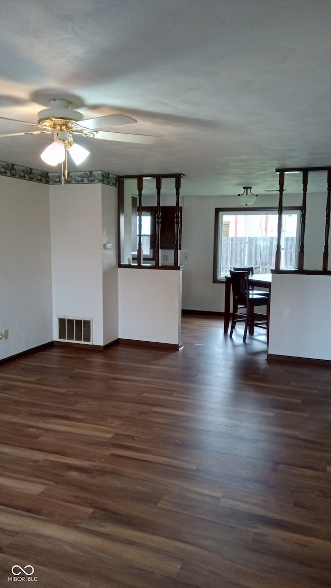 2033 Alhambra Ct unit B, Anderson, IN 46013 - photo 2