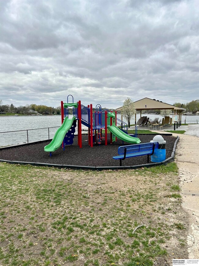 8700 Emerson Rd, Plattsmouth, NE 68048 - photo 5