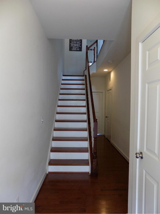 211 Shamrock Dr, Stafford, VA 22556 - photo 2