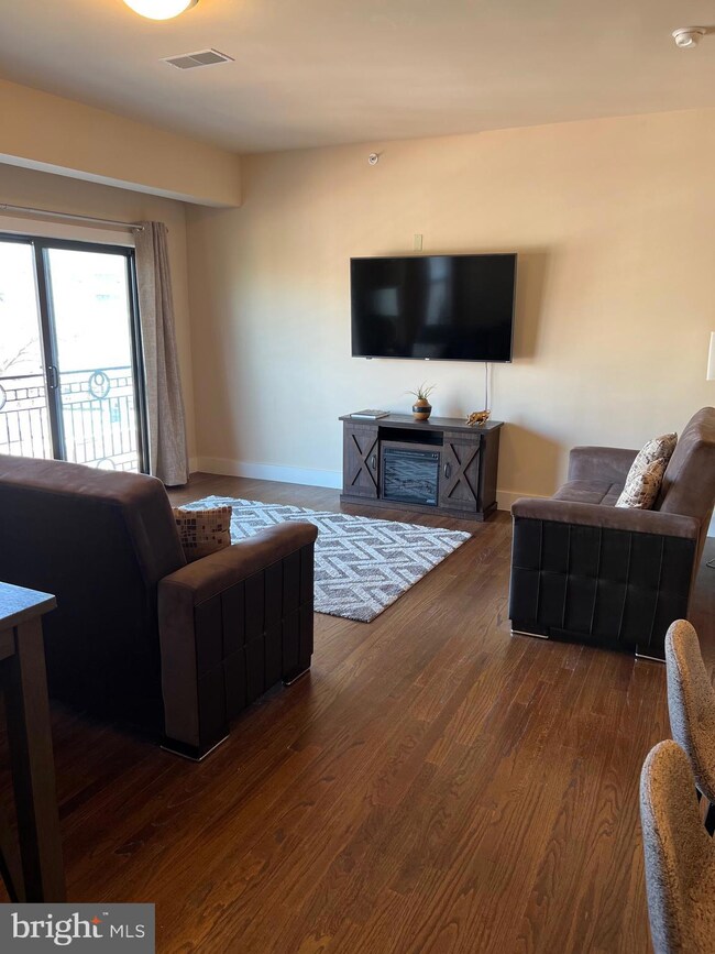 700 New St unit 303, Camden, NJ 08103 - photo 7