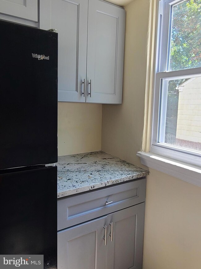 101 Gray St unit 2ND FLOOR, Chester, PA 19013 - photo 3