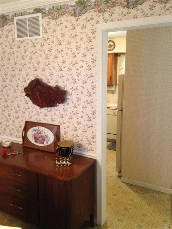 1541 Country Club Rd, Allentown, PA 18106 - photo 7