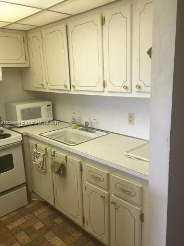 259 Camden K unit 259, West Palm Beach, FL 33417 - photo 7