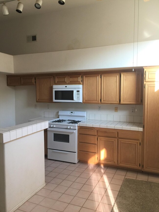 3336 Sundance Ave, Rosamond, CA 93560 - photo 6