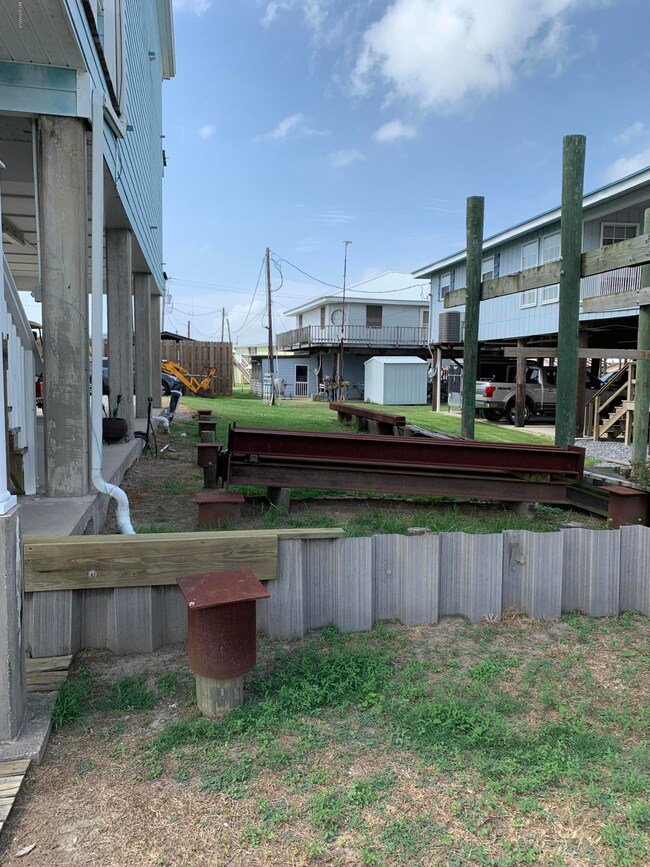 201 Beacon Ln, Cypremort Point, LA 70538 - photo 4