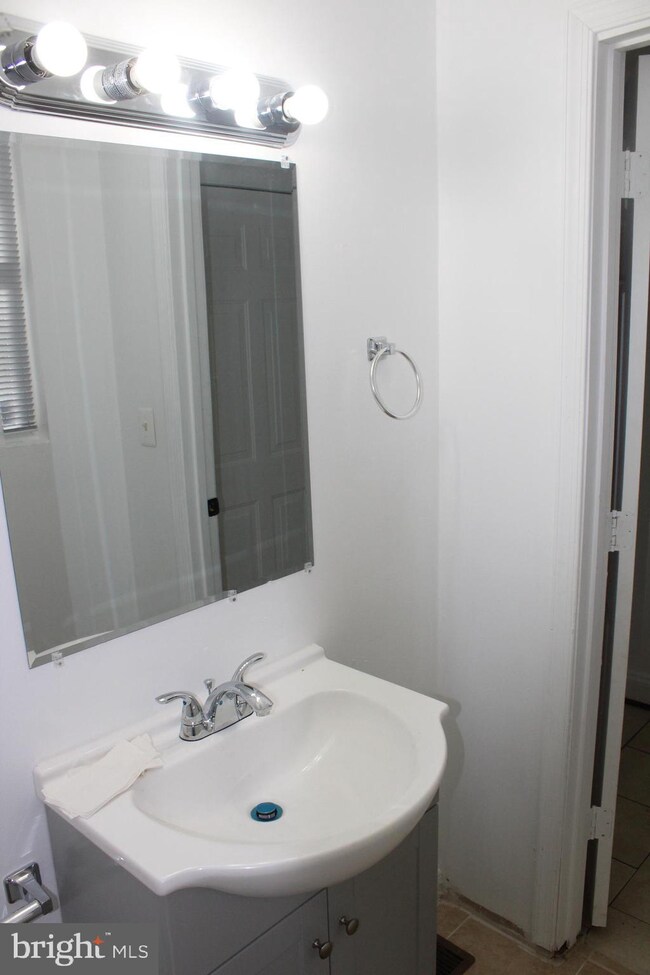 228 S Monastery Ave, Baltimore, MD 21229 - photo 7
