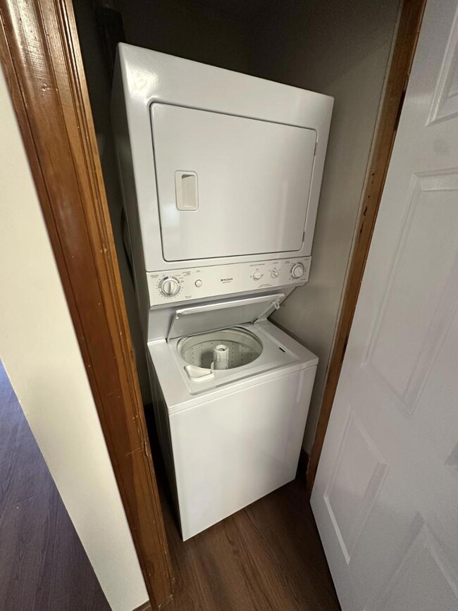 3525 Ivy Commons Dr unit 102, Raleigh, NC 27606 - photo 5