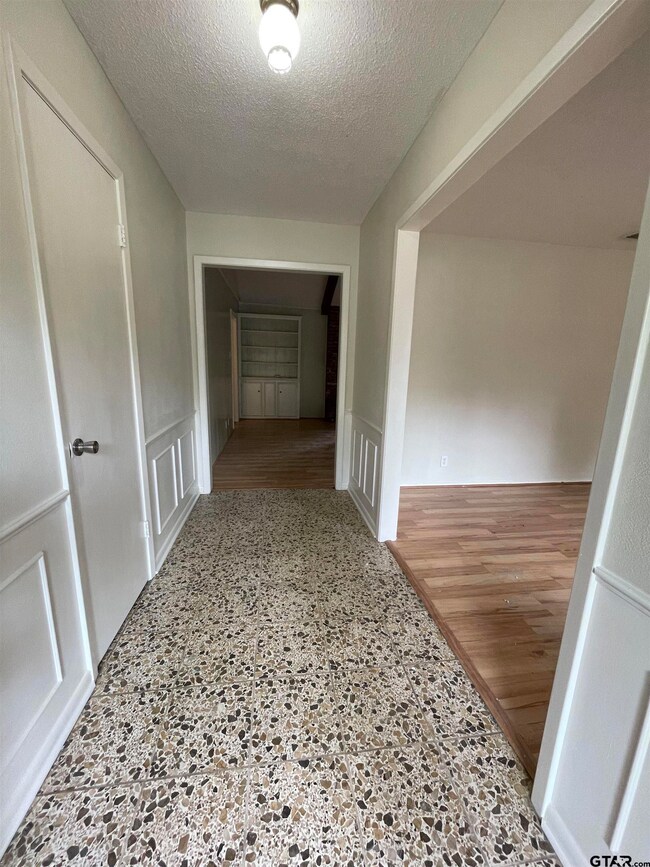 3906 S Donnybrook Ave, Tyler, TX 75701 - photo 2