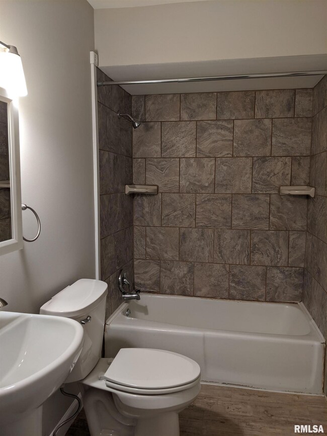 6204 W Fairview Rd, Peoria, IL 61607 - photo 7